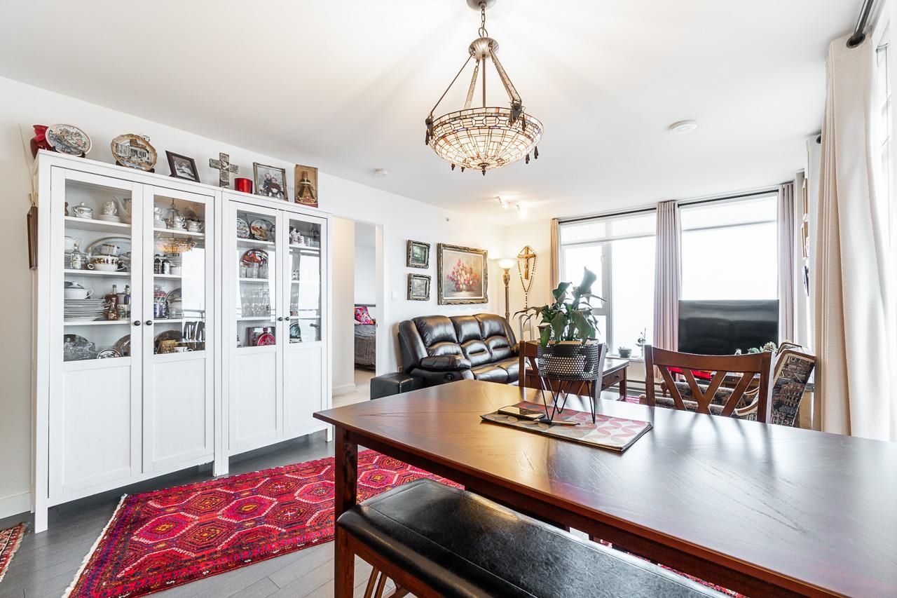 Listing Image 12