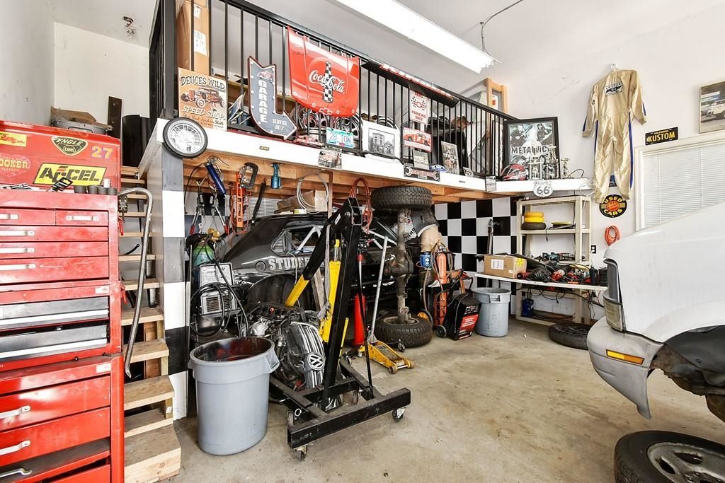 Listing Image 6