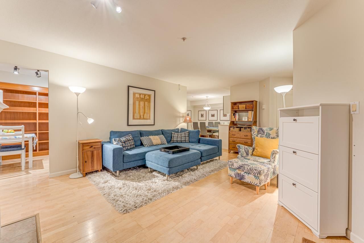 Listing Image 9