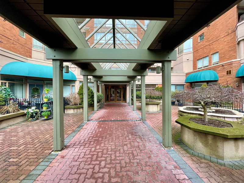 101 - 15111 Russell Avenue, White Rock, V4B 2P4 | Image 3