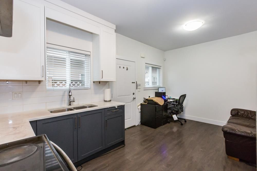 Listing Image 14