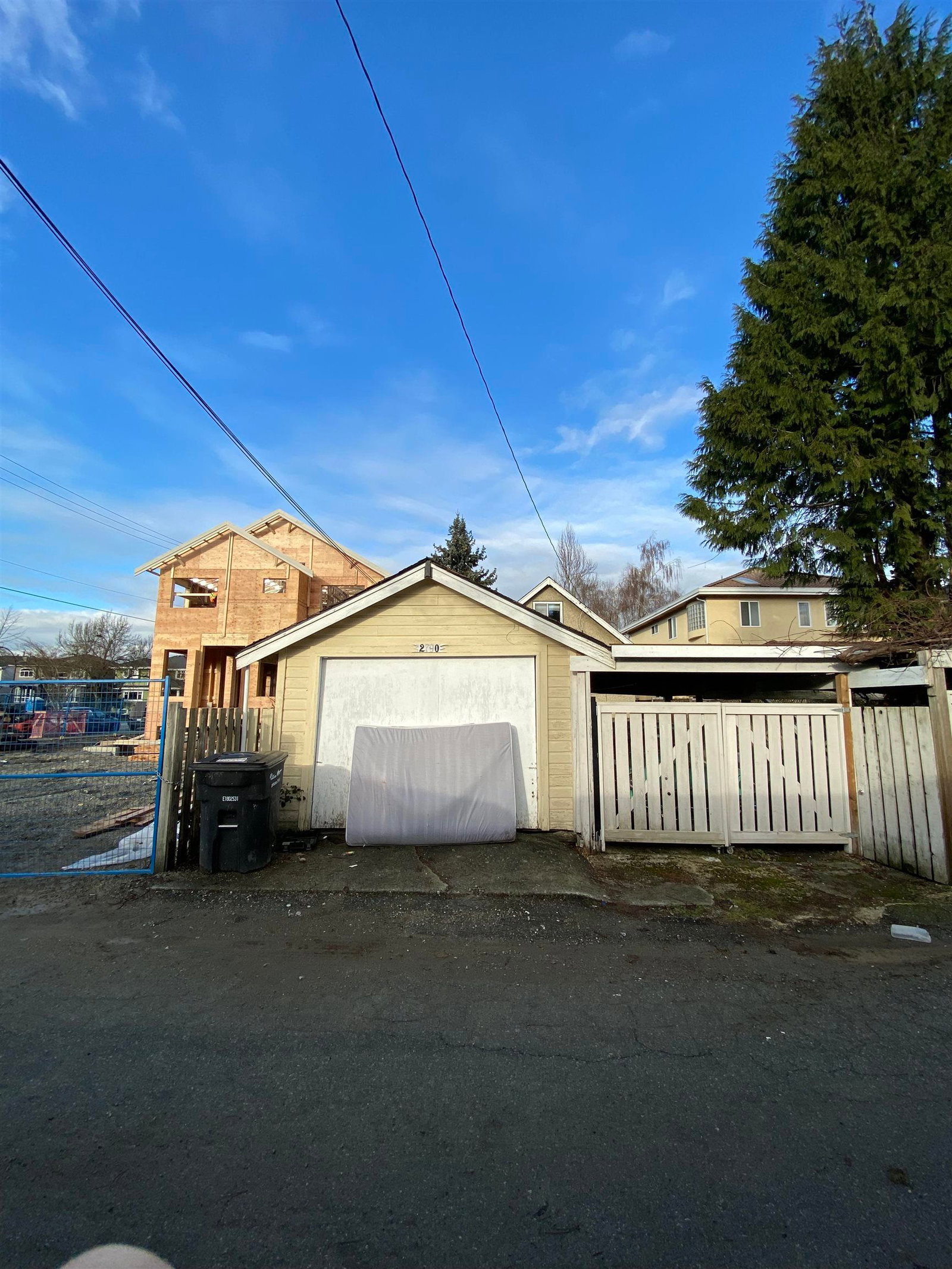 Listing Image 11