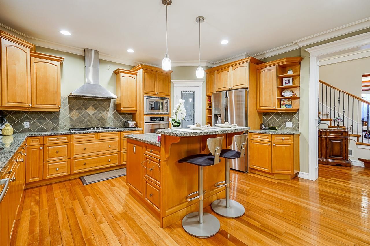 Listing Image 7