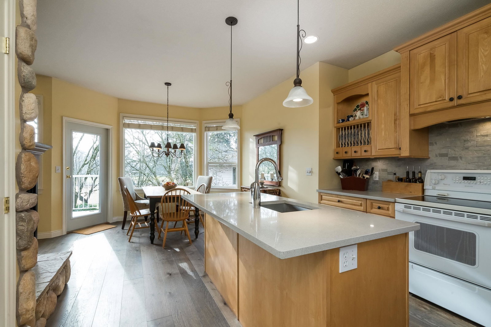 Listing Image 13