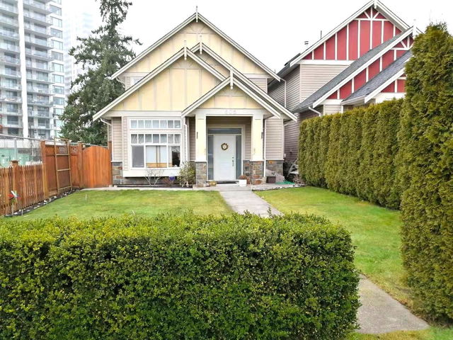 605 Langside Avenue