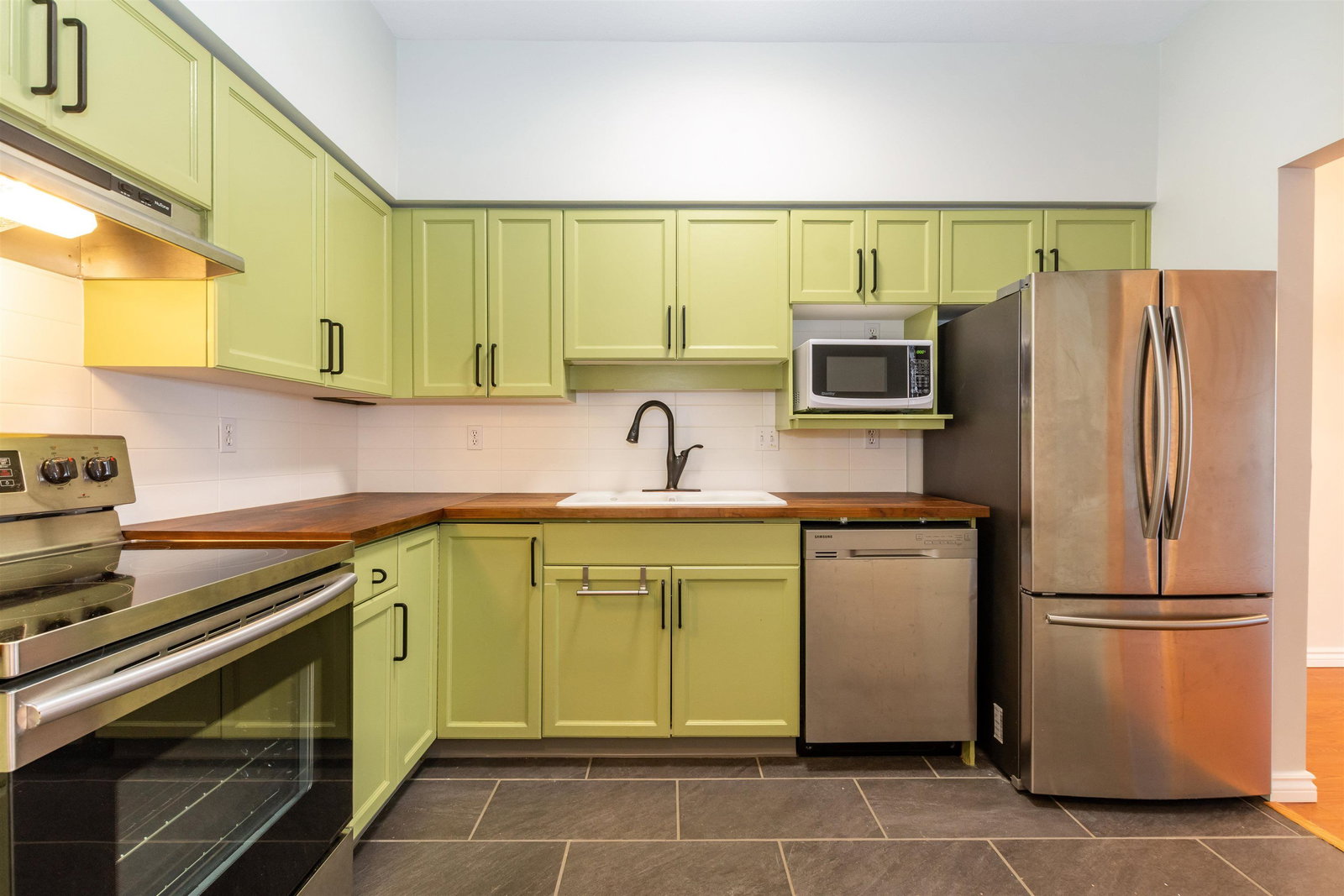 Listing Image 10