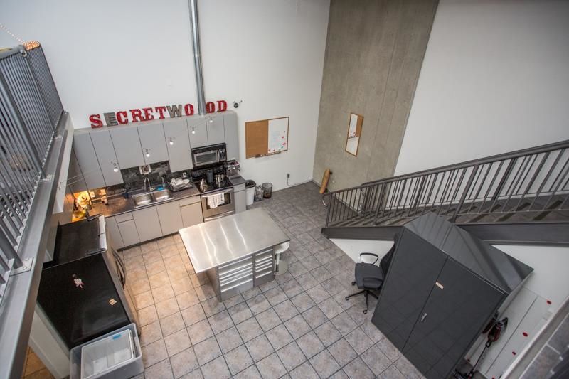 Listing Image 12
