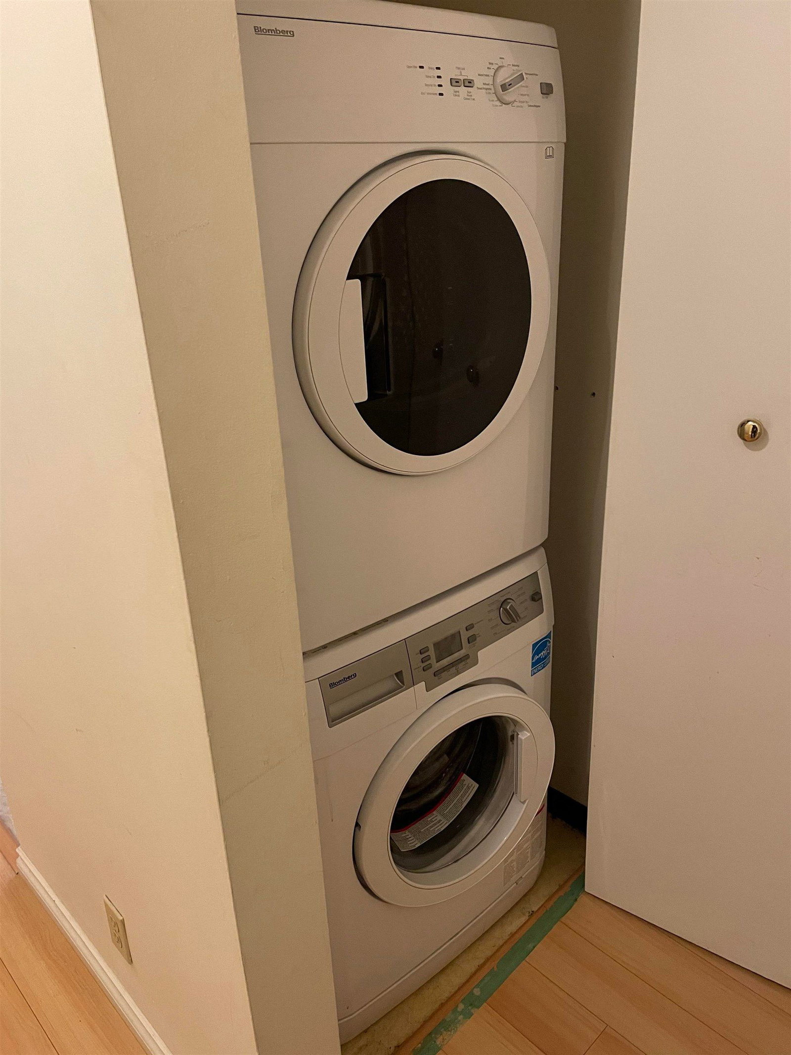 Listing Image 17
