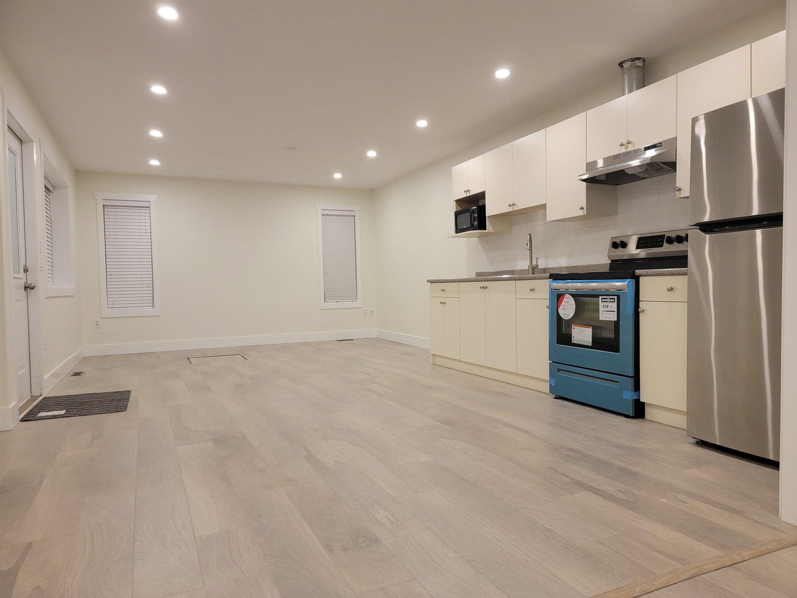 Listing Image 18