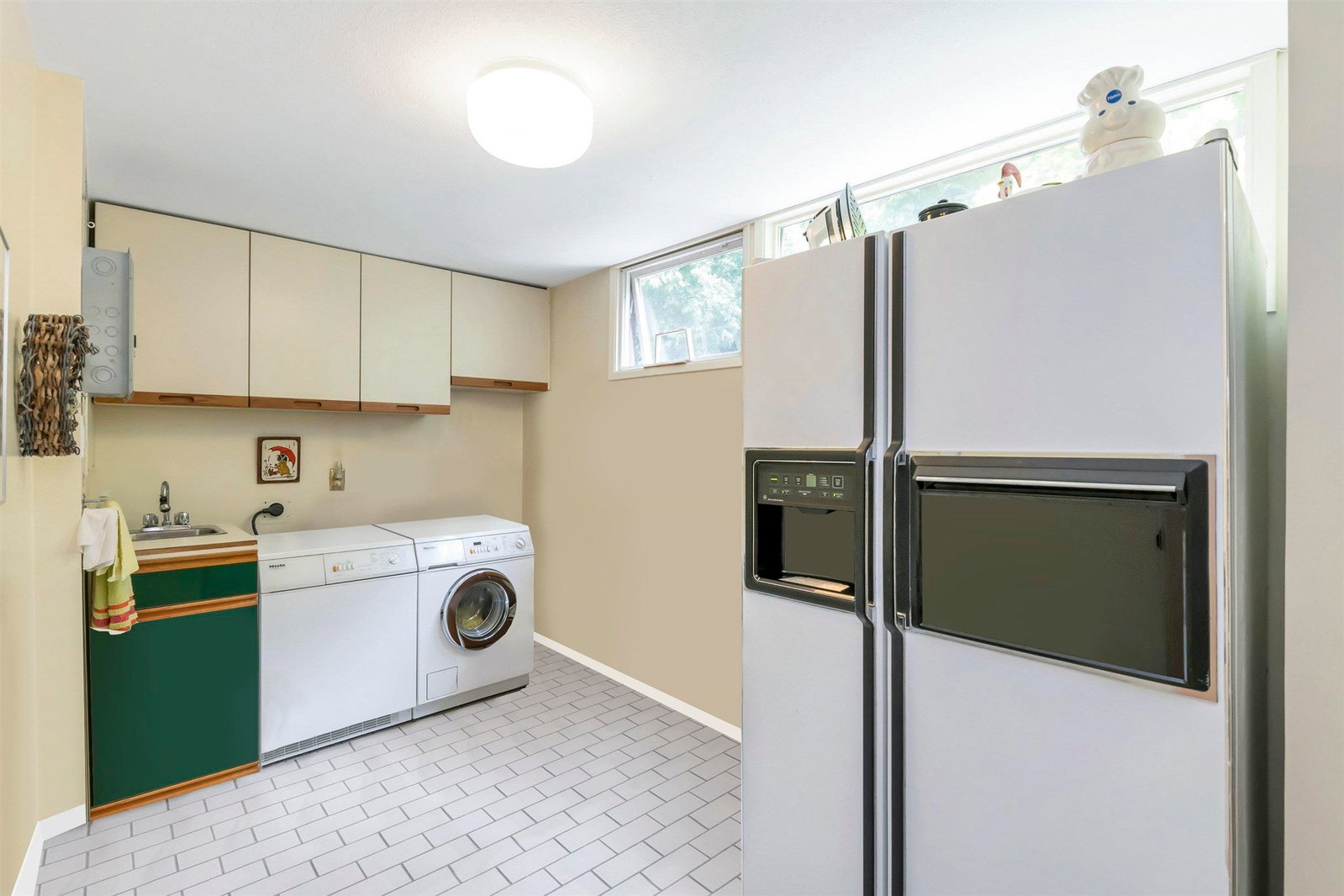 Listing Image 16