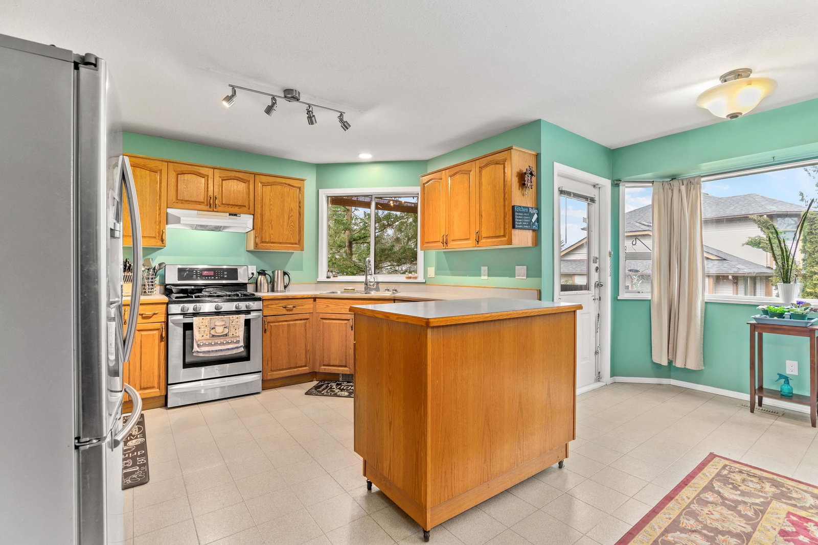 Listing Image 10