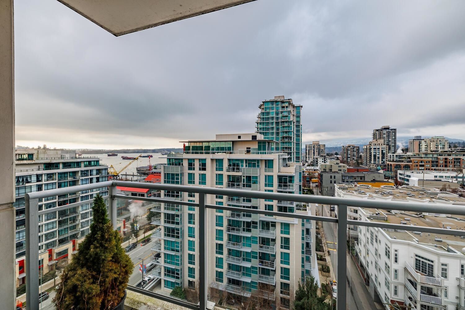Listing Image 10