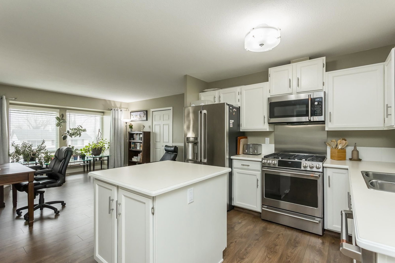 Listing Image 15