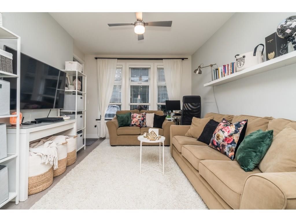 Listing Image 5