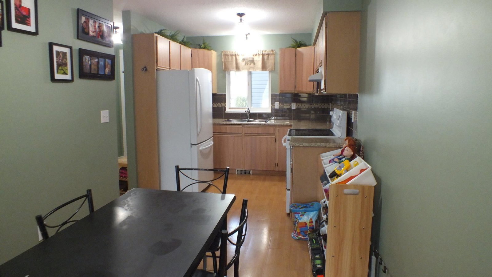 Listing Image 9