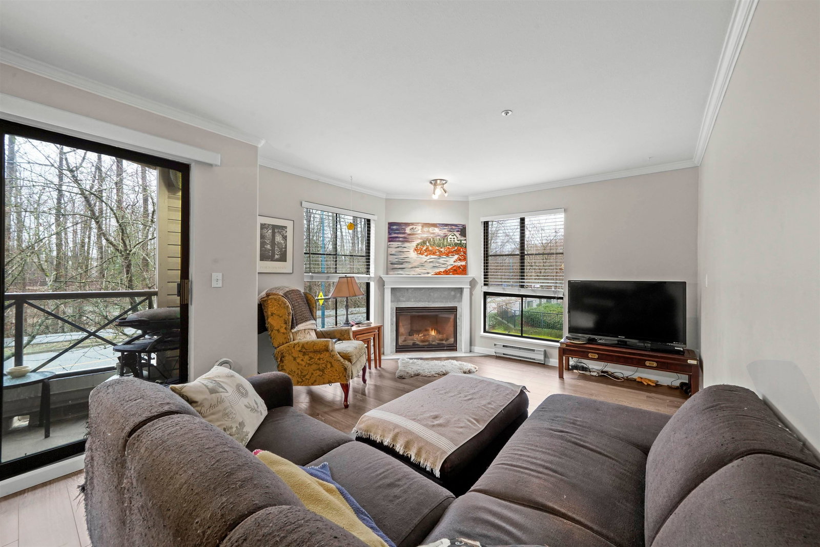 Listing Image 5