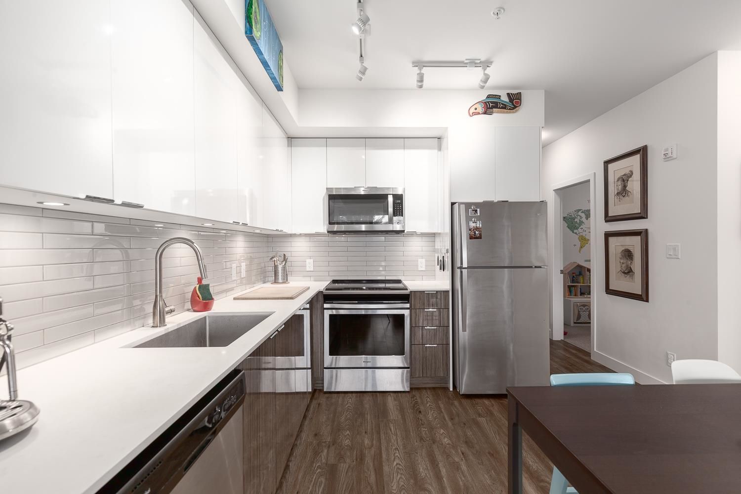 Listing Image 15