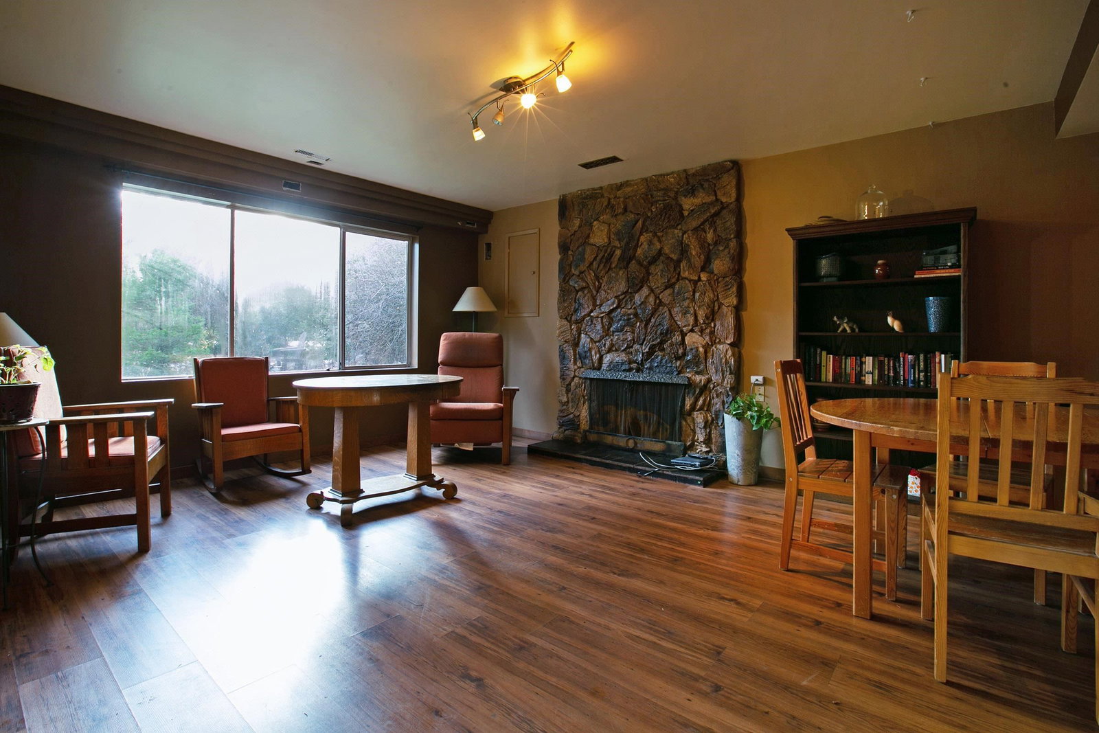 Listing Image 16