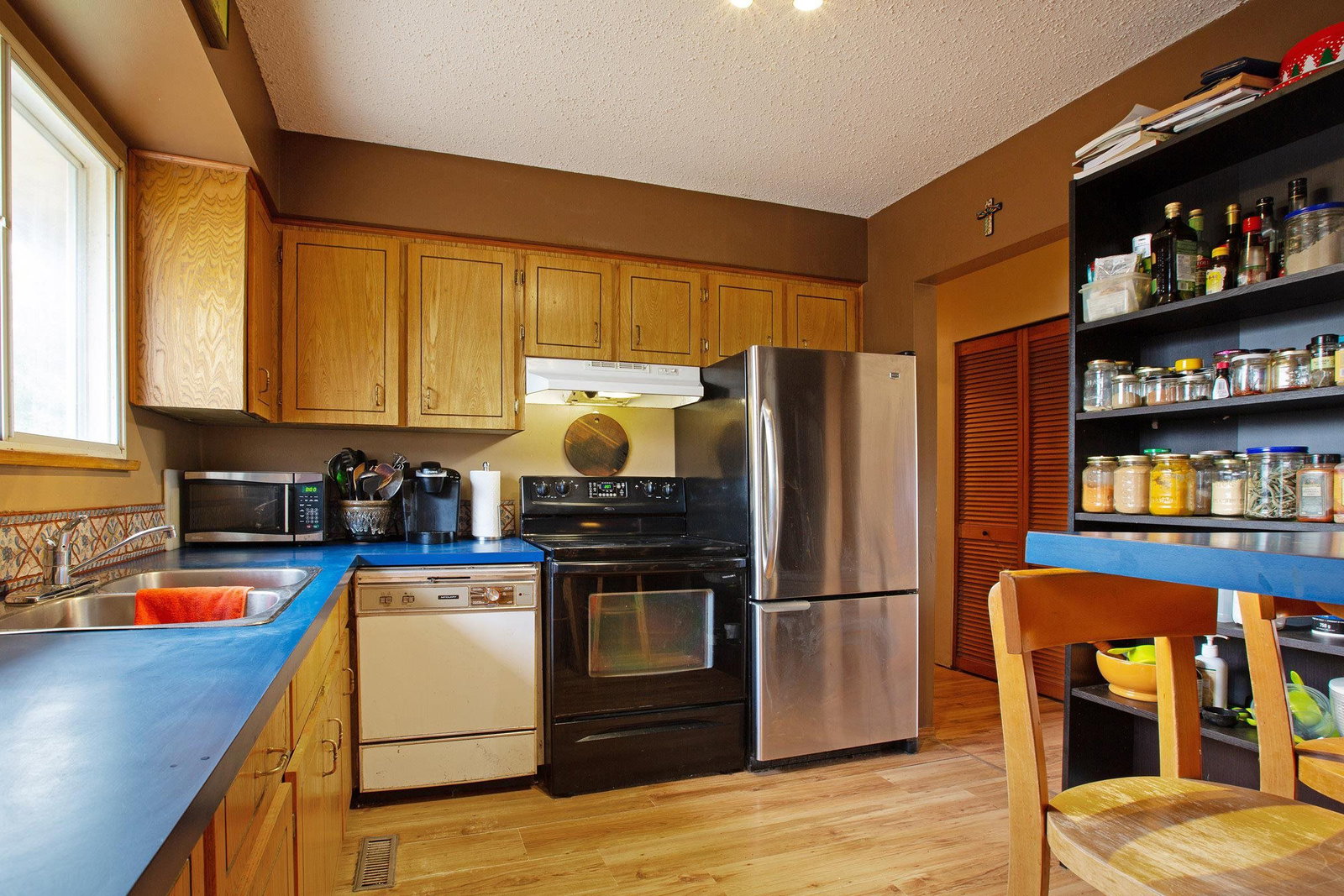 Listing Image 8