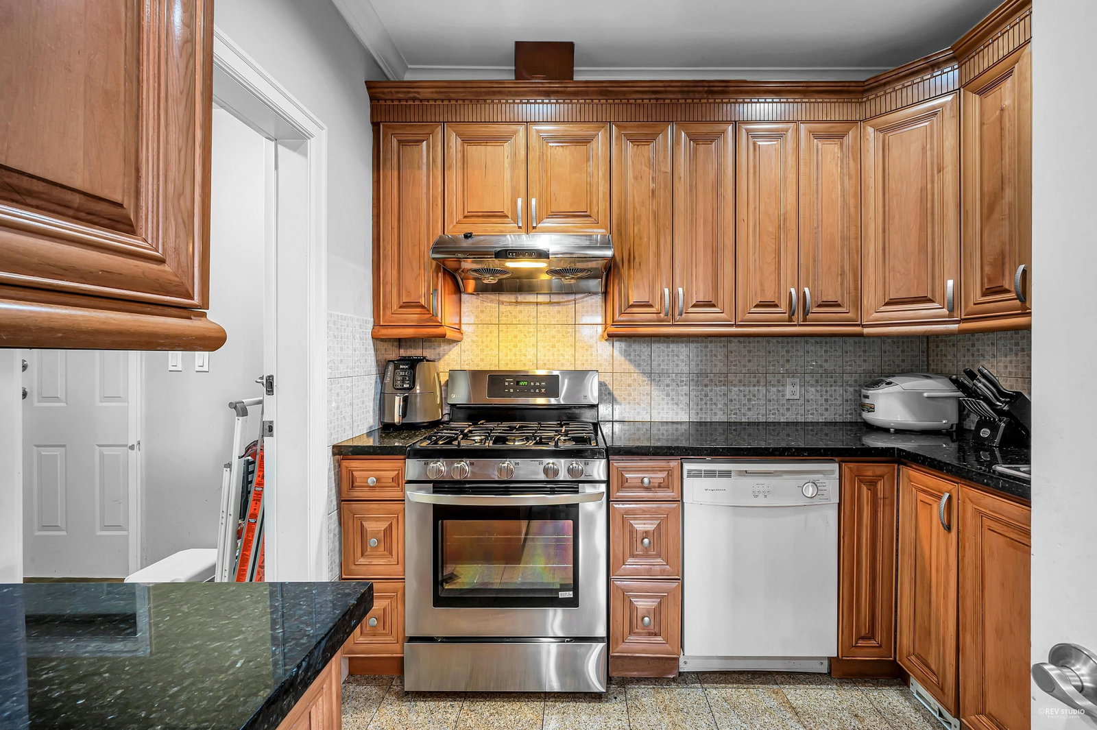 Listing Image 16