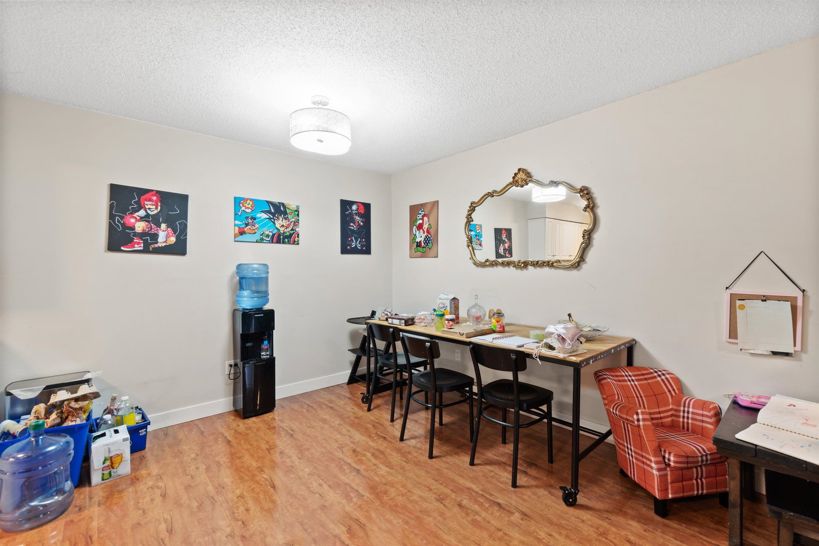 Listing Image 5