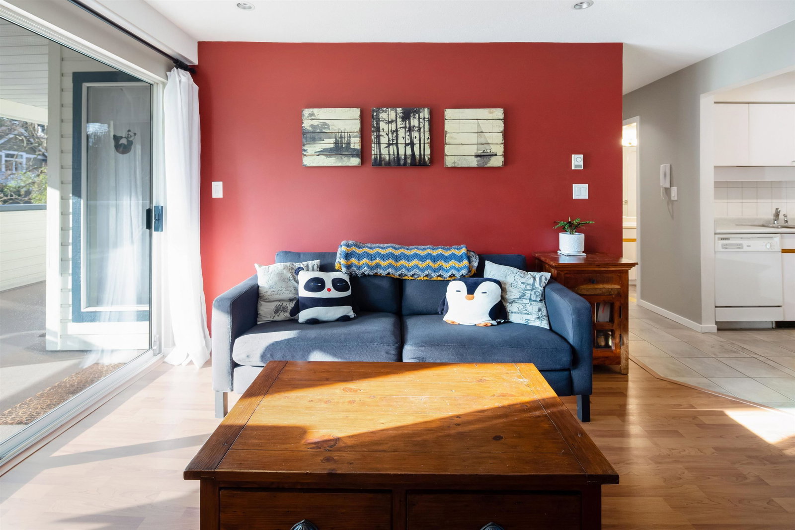 Listing Image 3