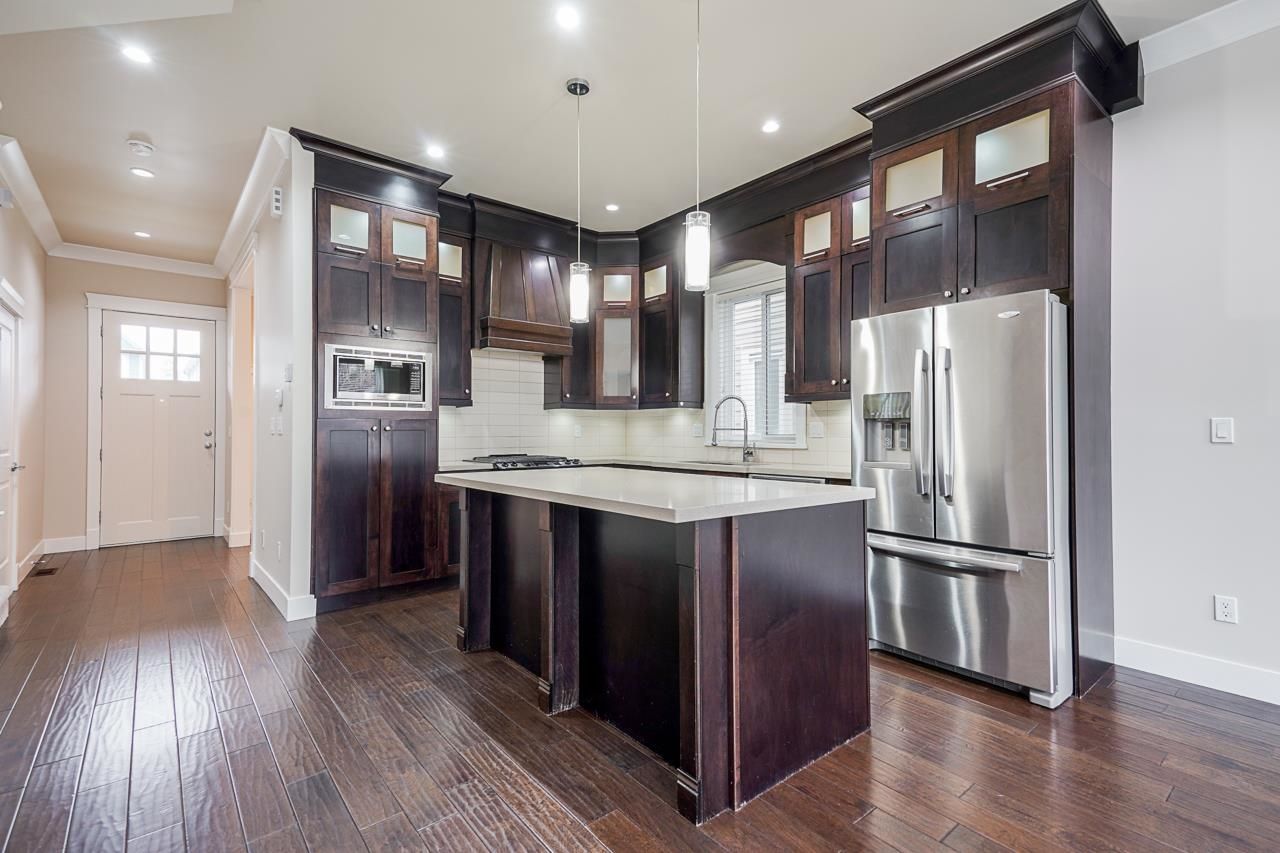 Listing Image 12