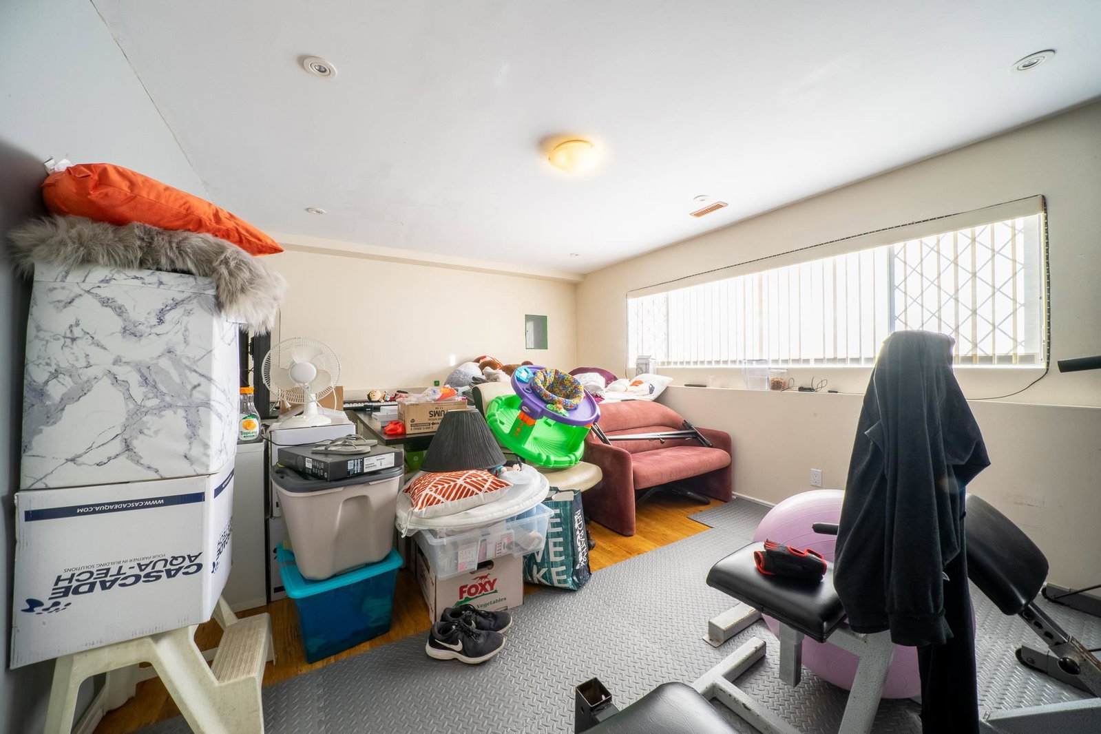 Listing Image 12