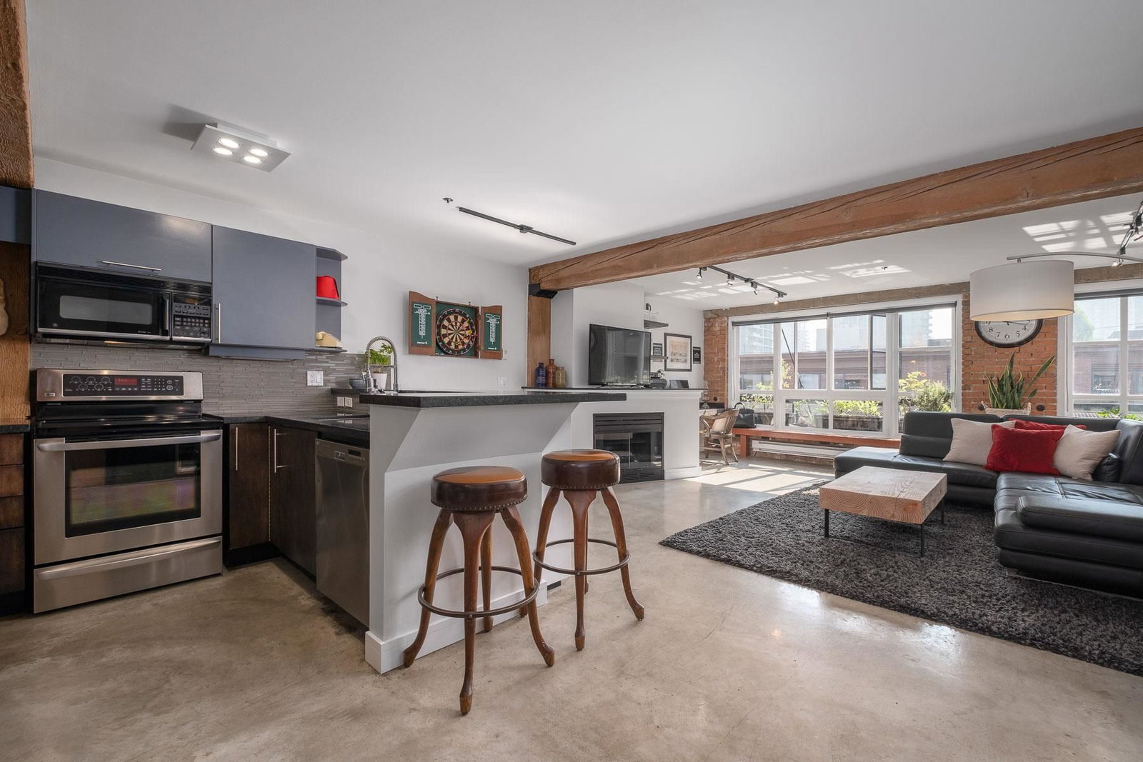 Listing Image 13
