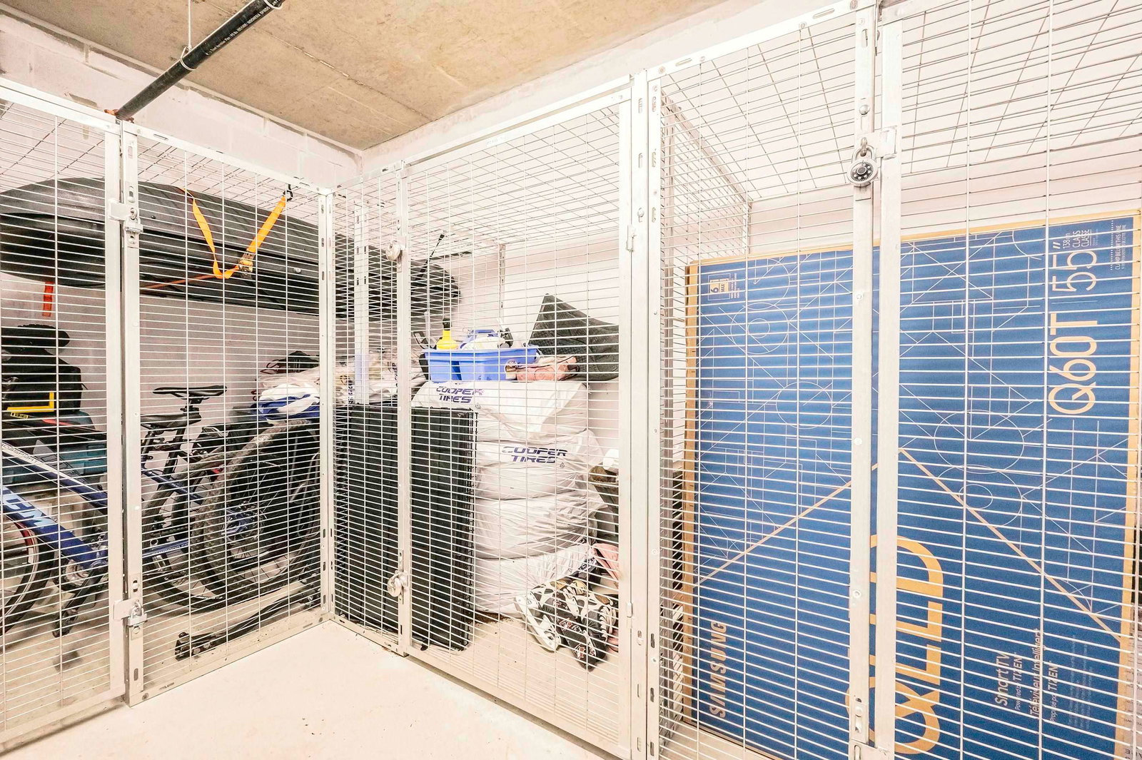 Listing Image 12