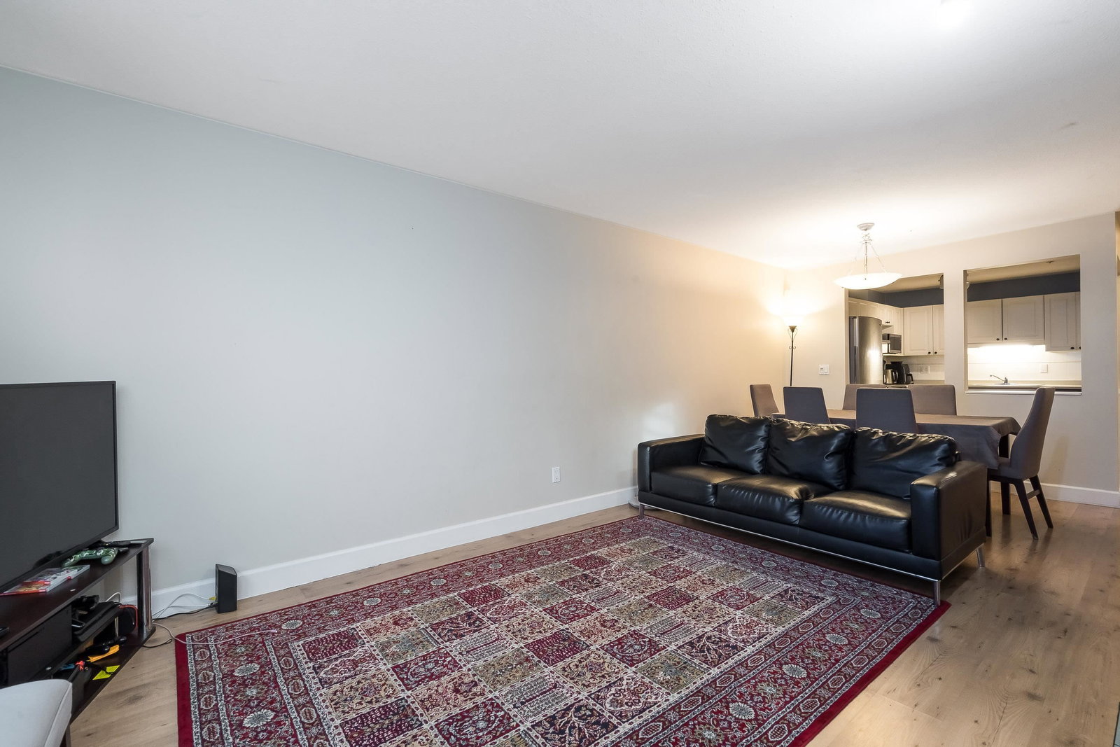 Listing Image 17