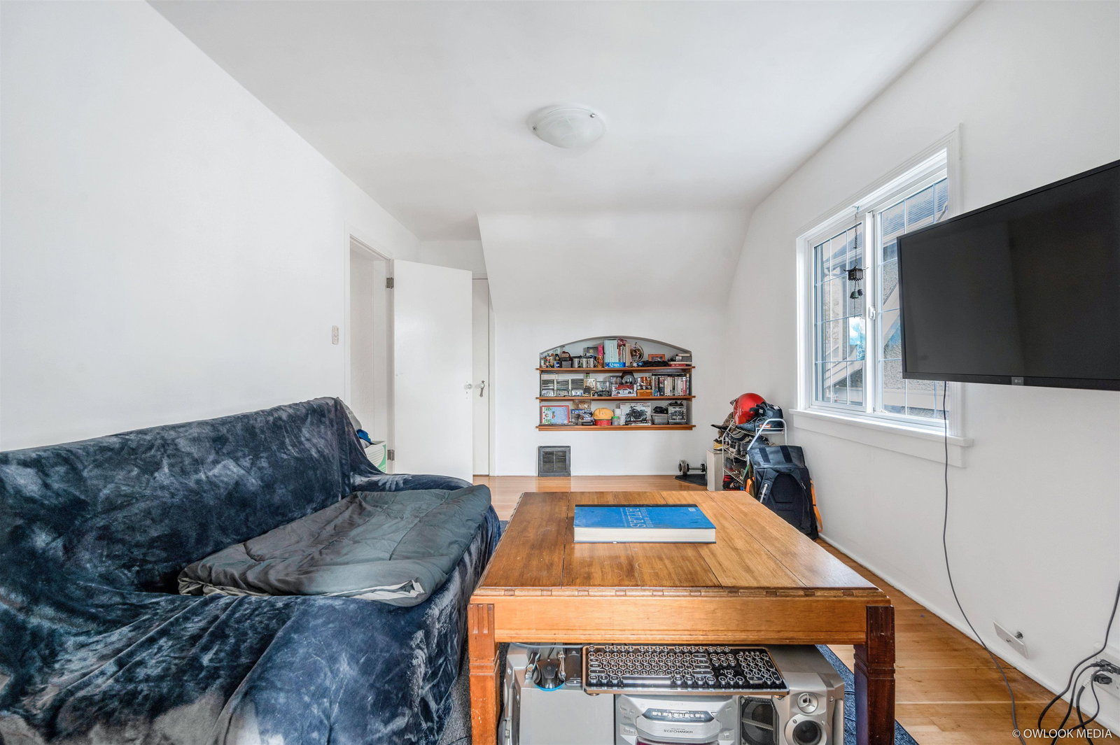 Listing Image 8