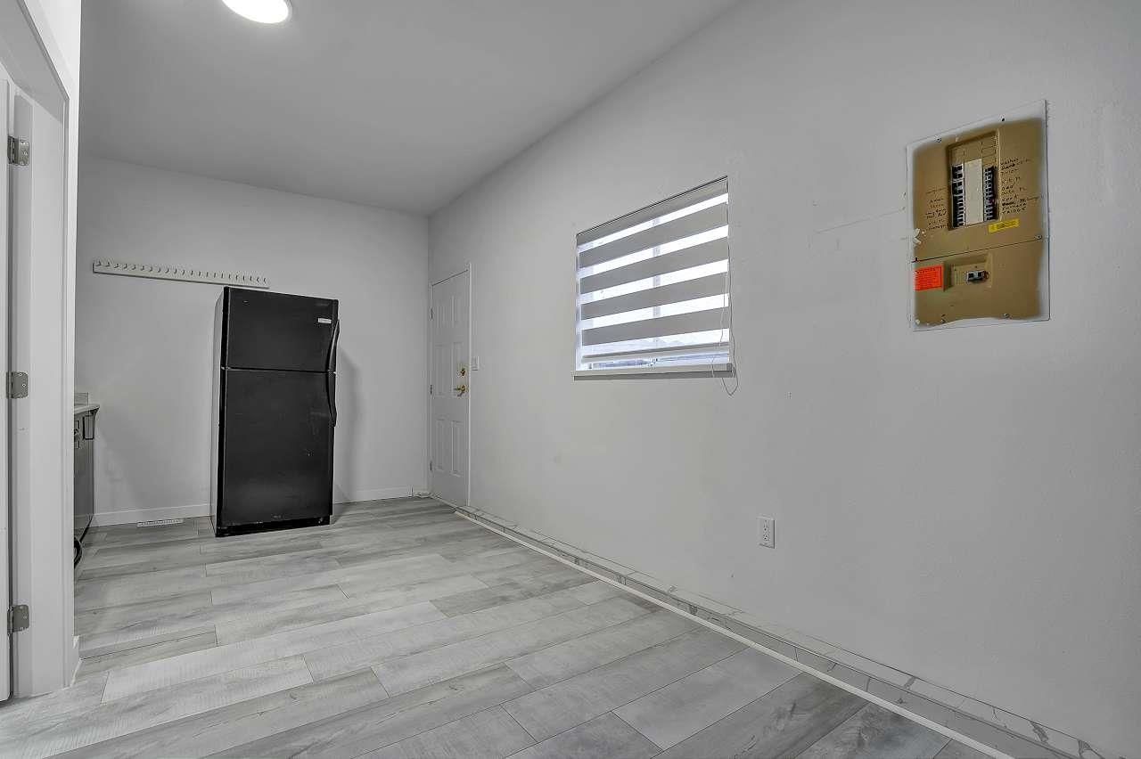 Listing Image 26