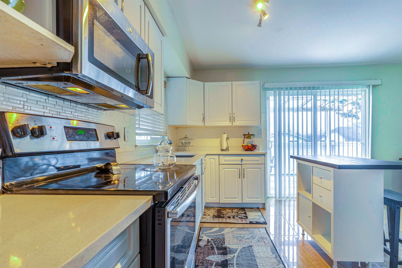 Listing Image 11