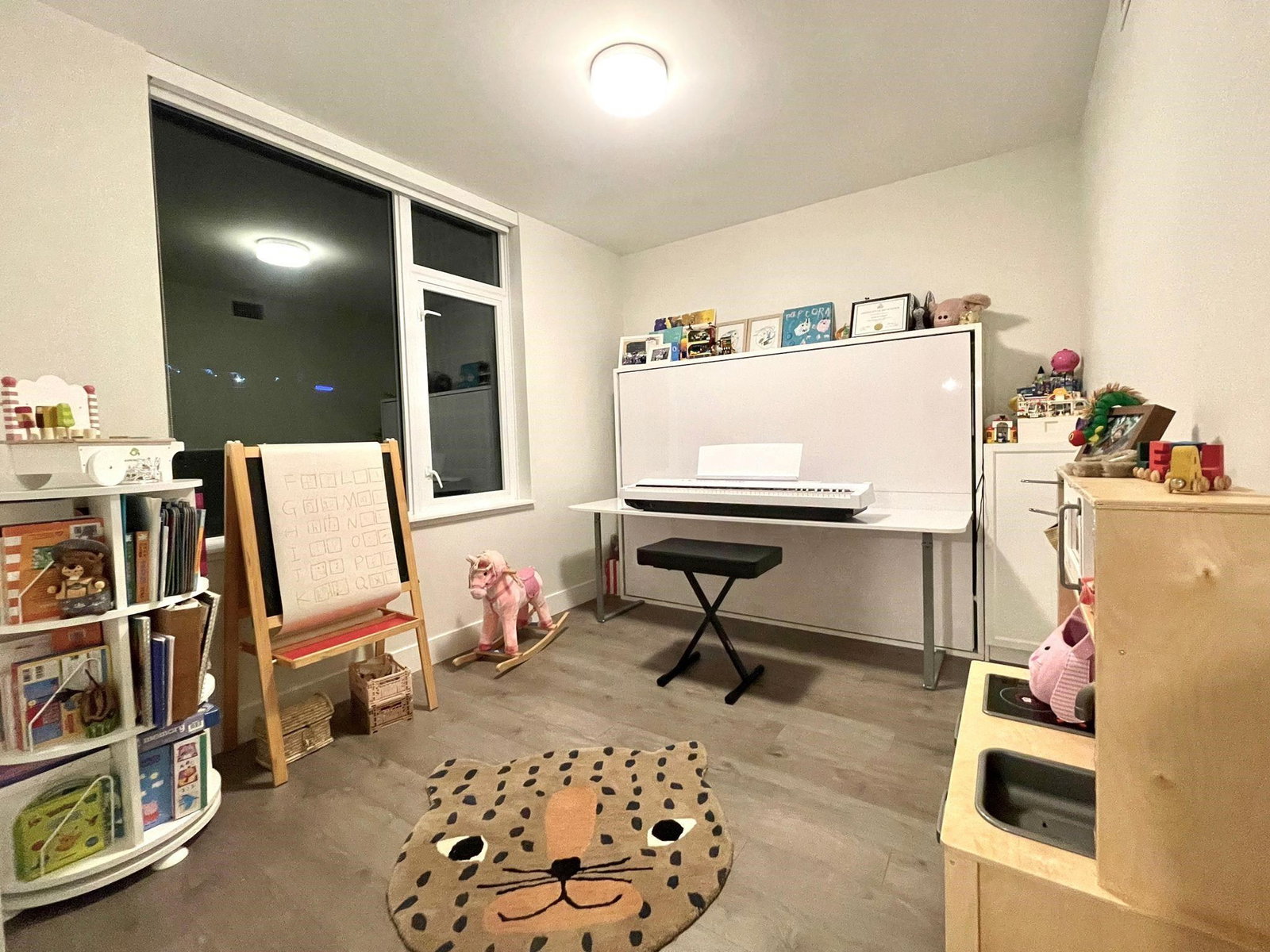 Listing Image 11