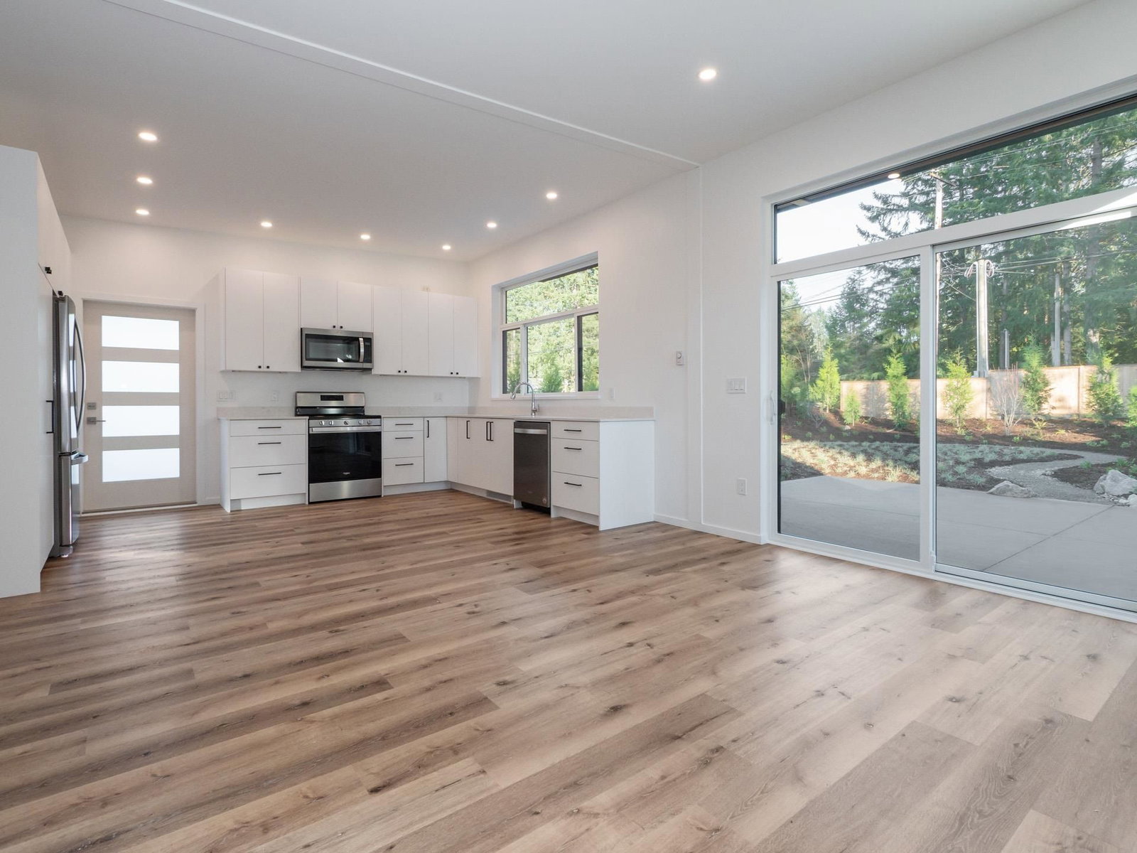 Listing Image 9