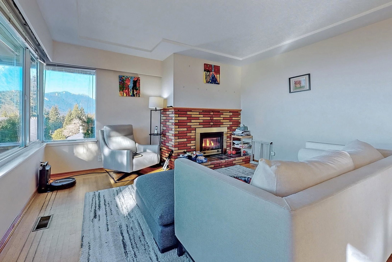 Listing Image 9