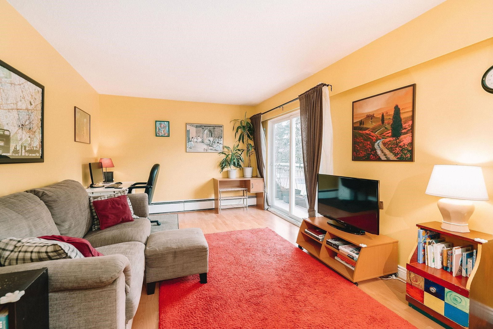Listing Image 4