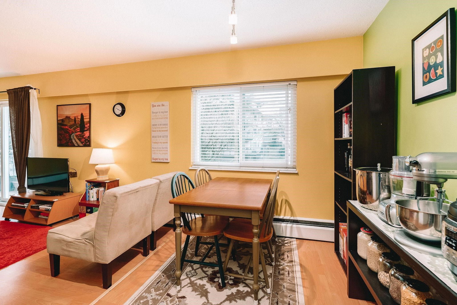 Listing Image 9