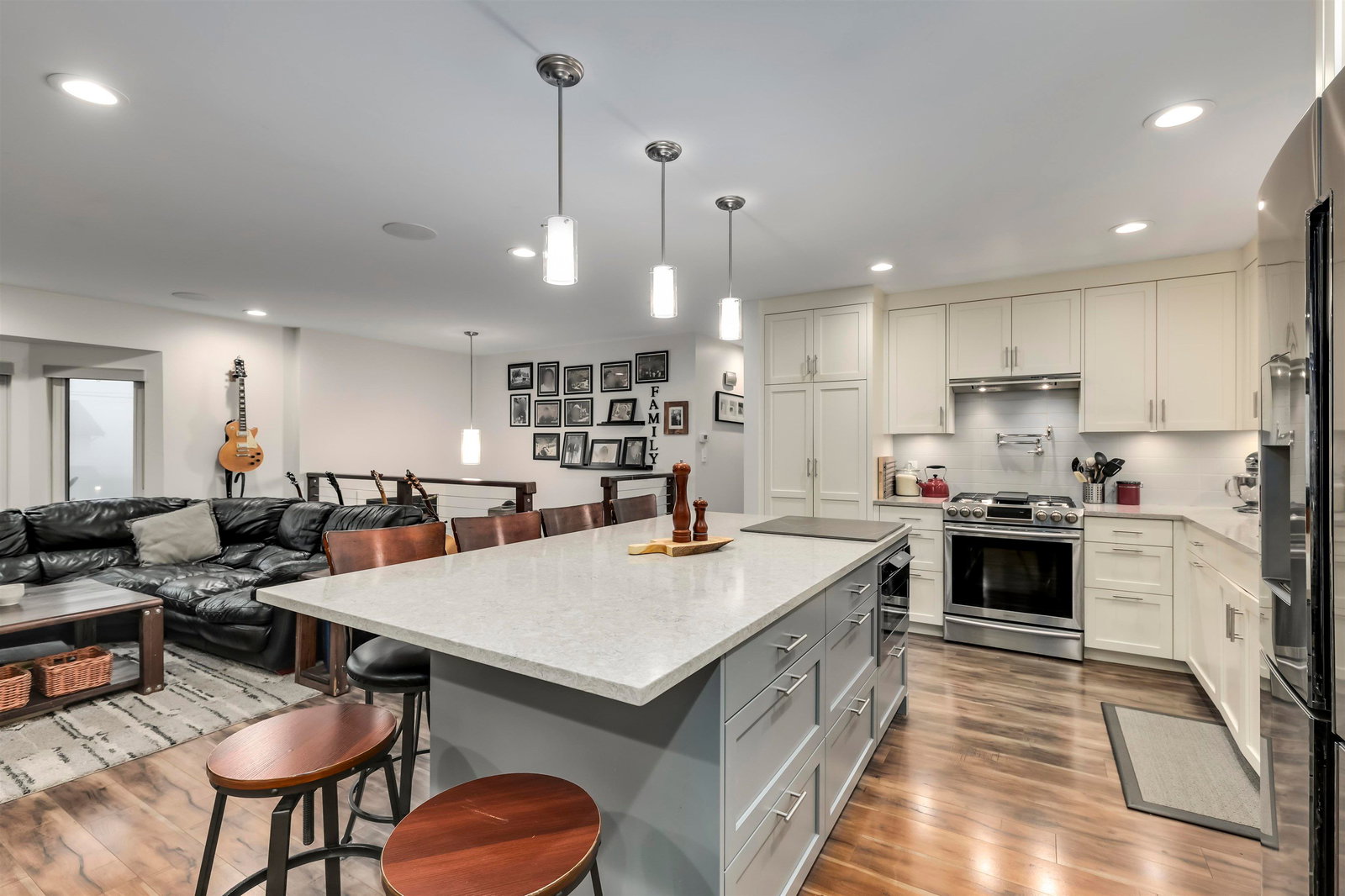 Listing Image 10