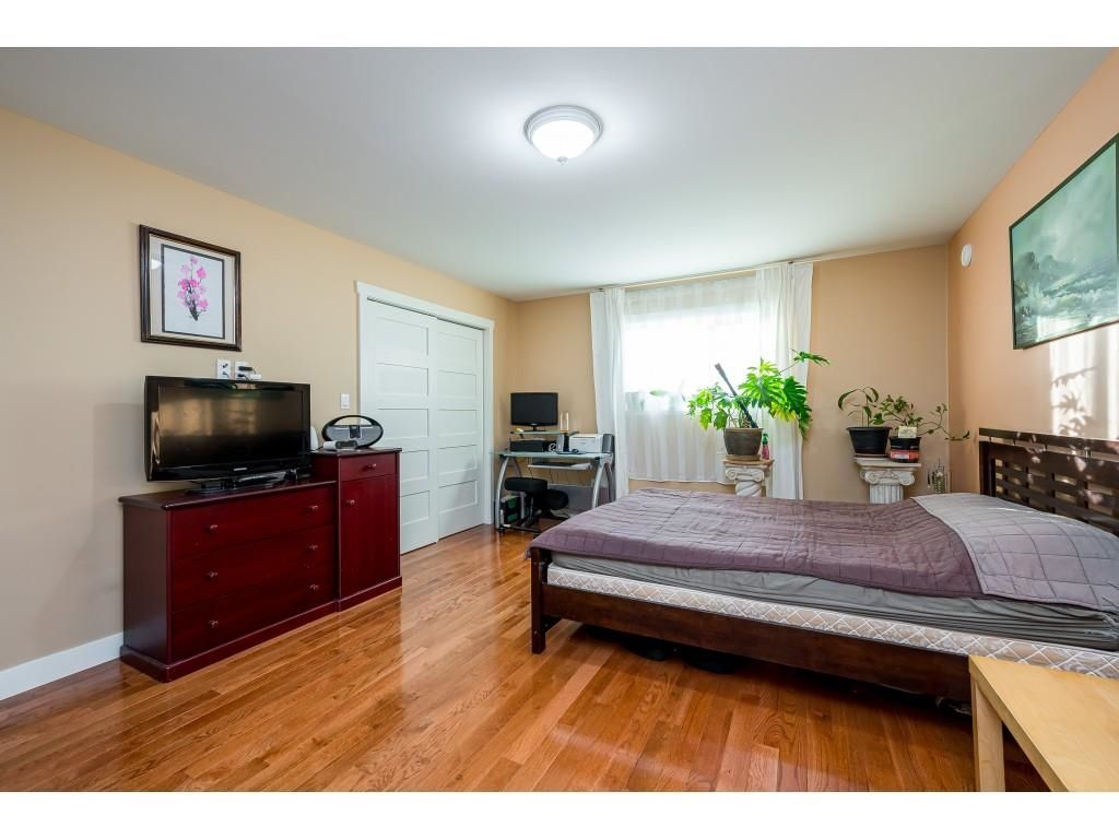 Listing Image 14
