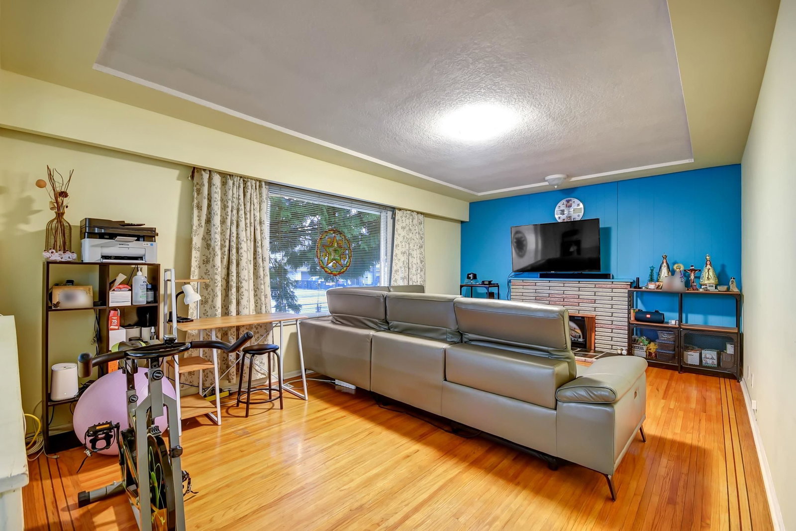 Listing Image 16