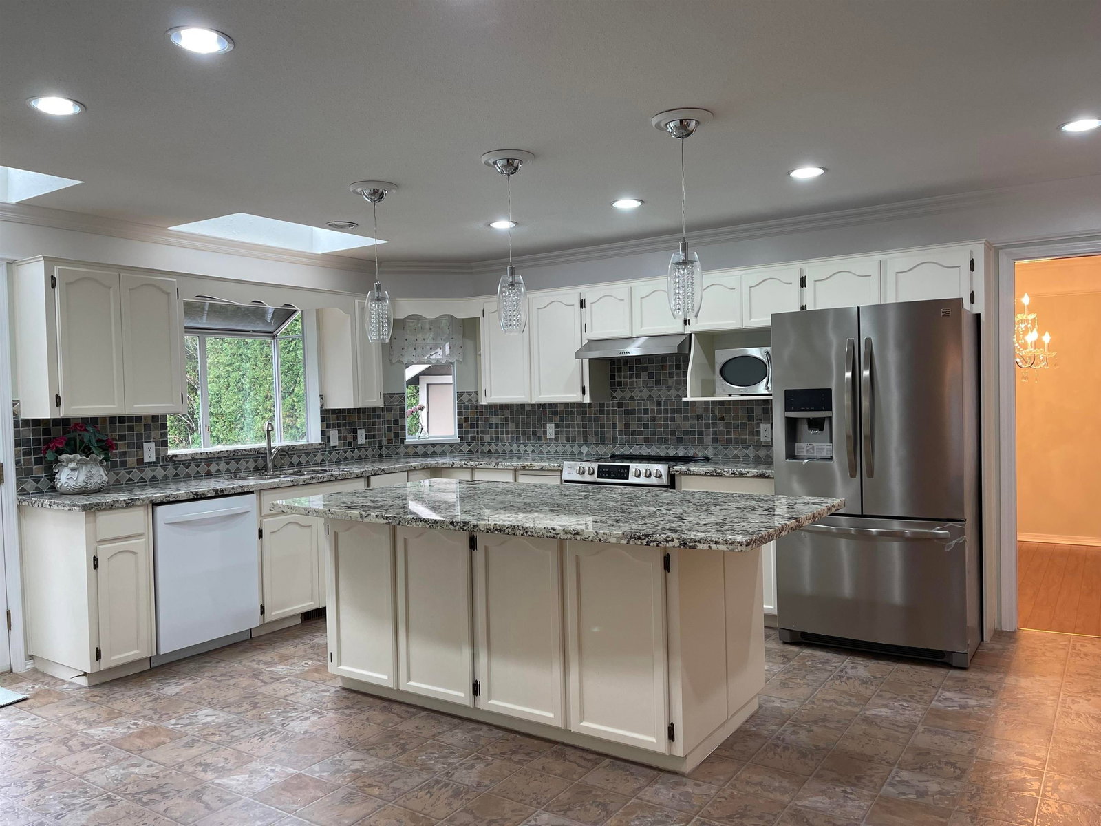 Listing Image 1