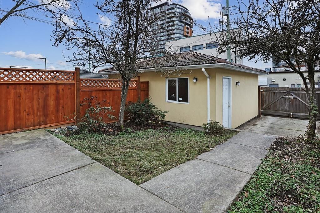 Listing Image 19
