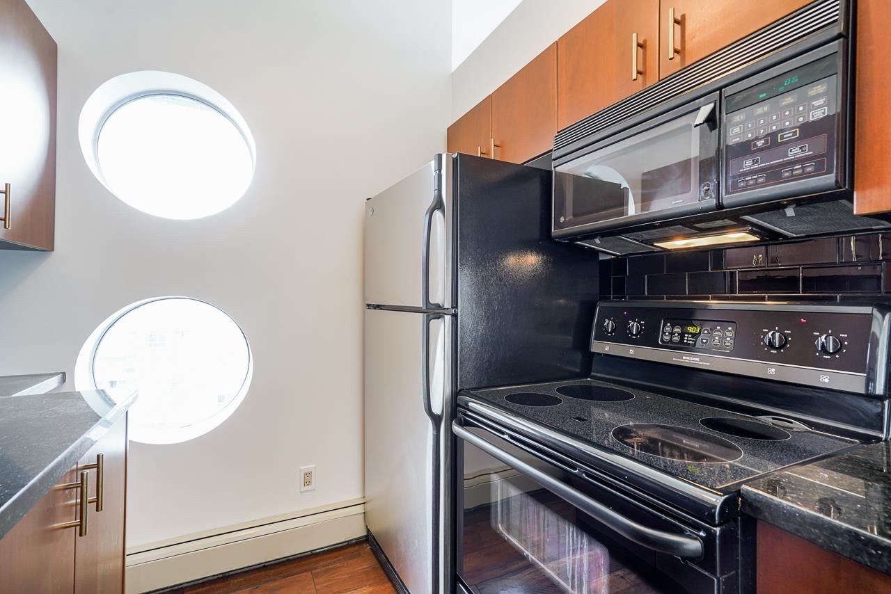 Listing Image 10