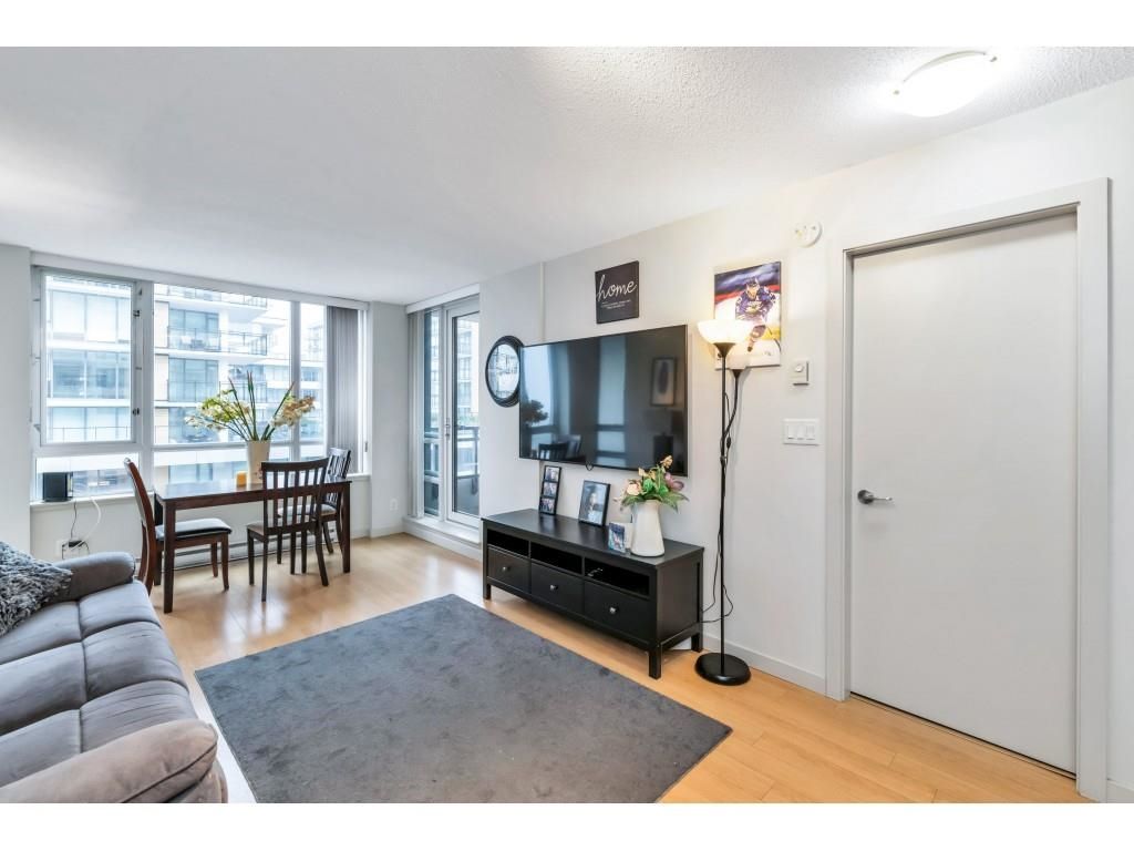 Listing Image 11