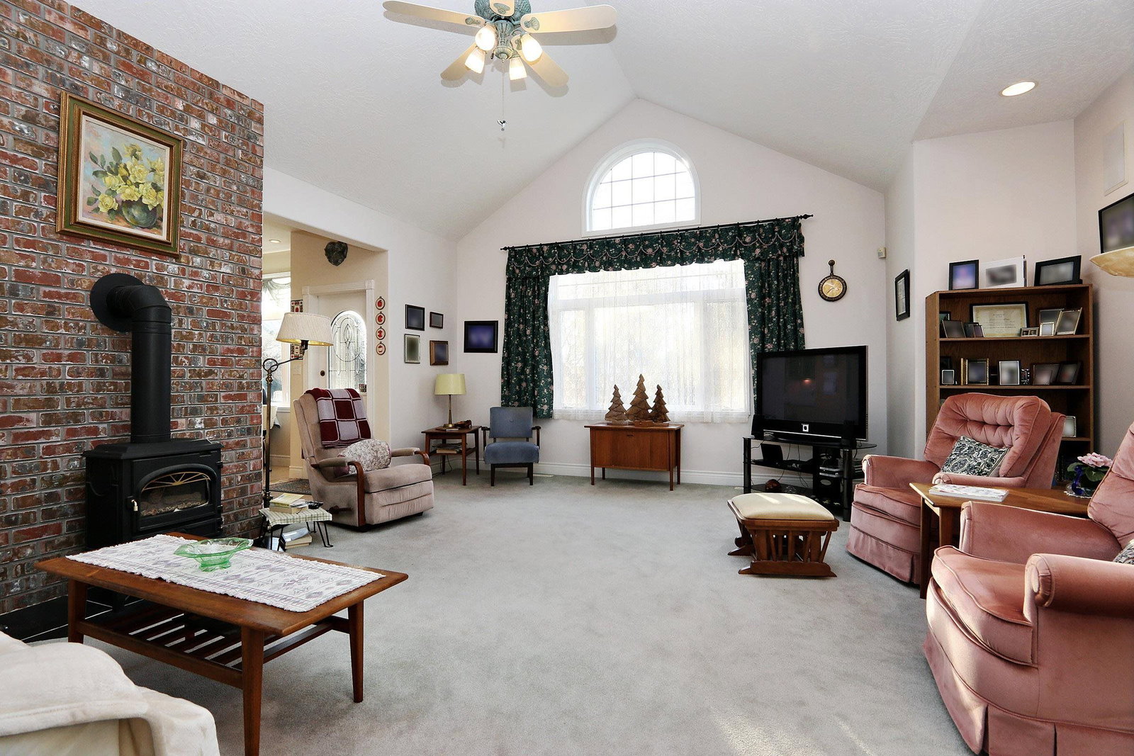 Listing Image 4