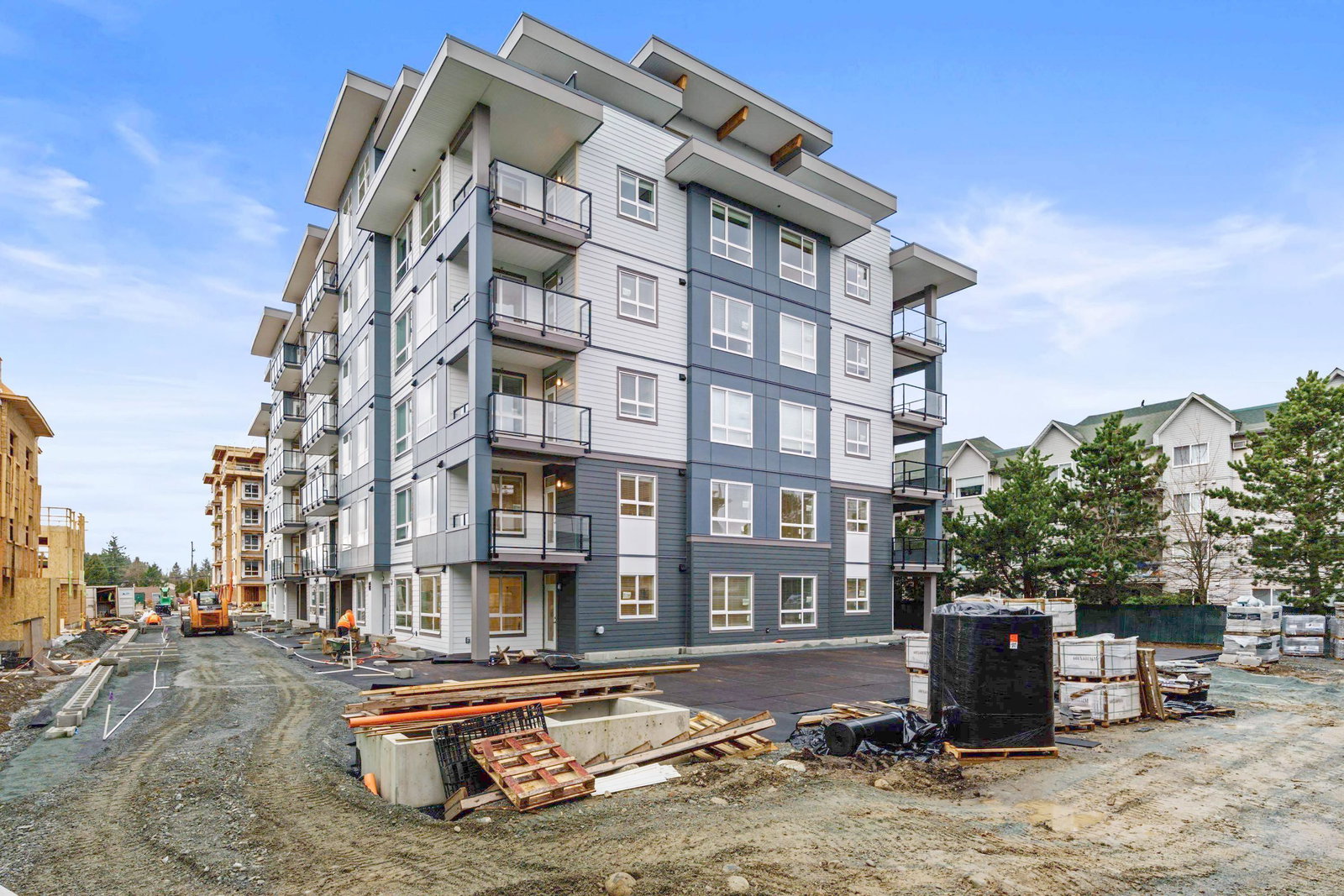 Listing Image 5