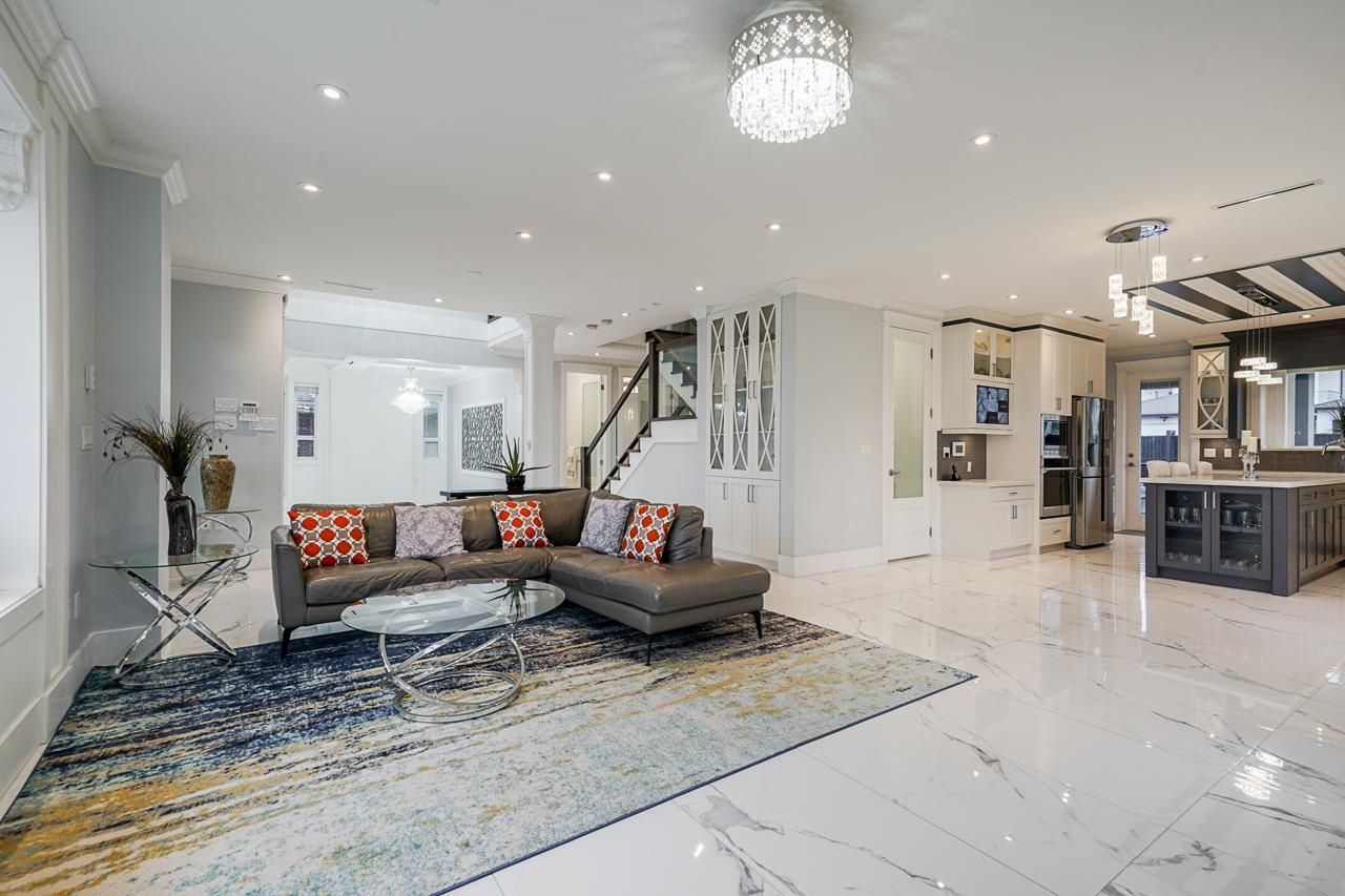 Listing Image 11