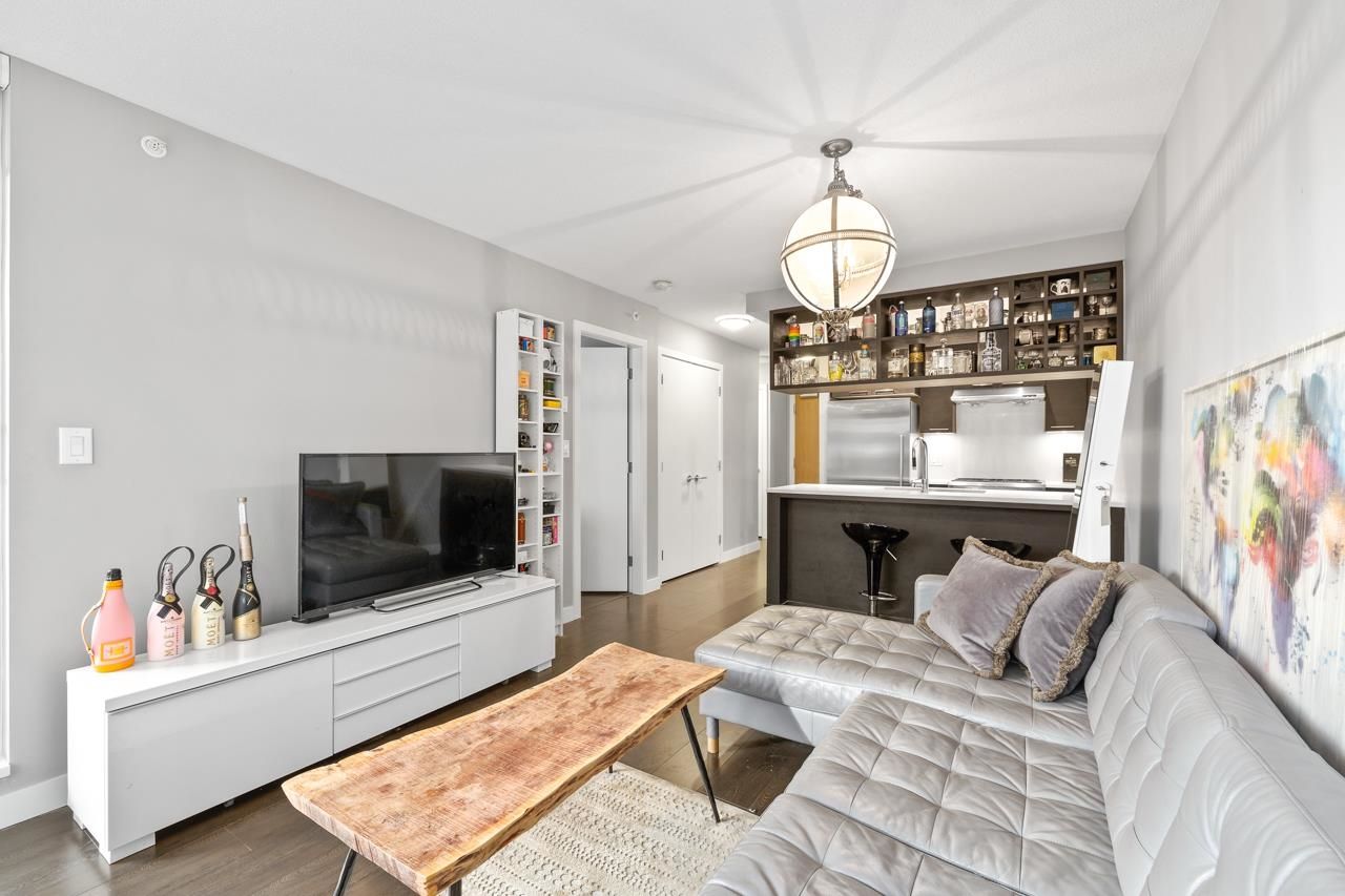 Listing Image 9